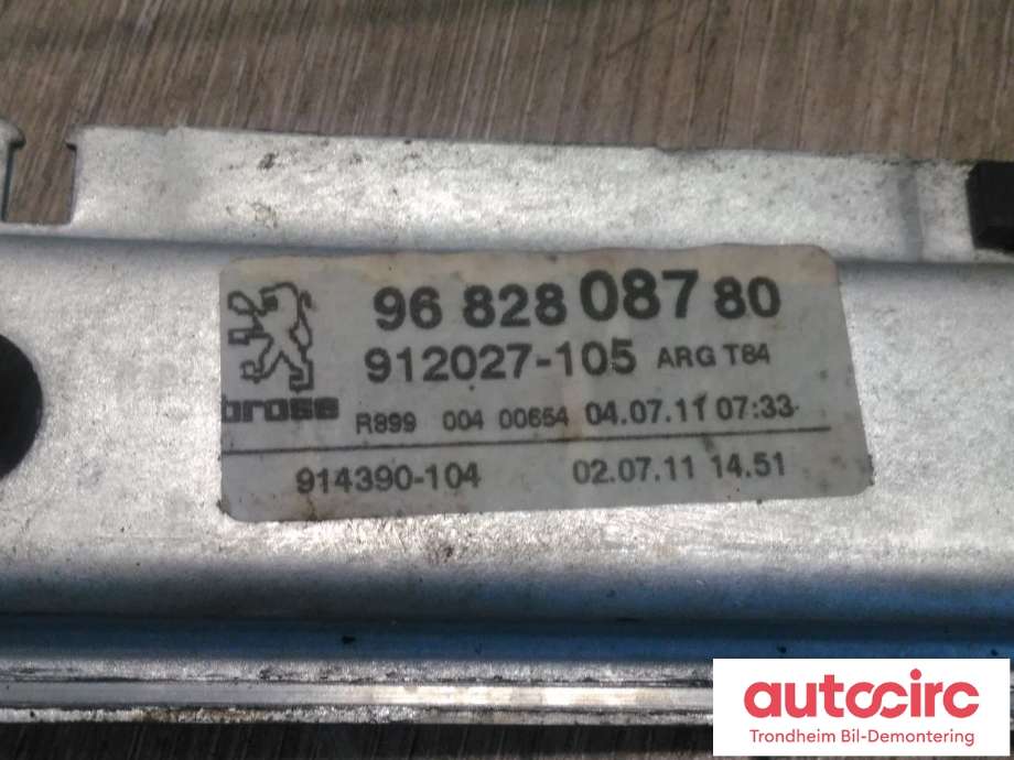 Ruteheis venstre bak til Peugeot 5008 2010-2017 (Type I) (BROS|9682208780|1607675380|912027-105)