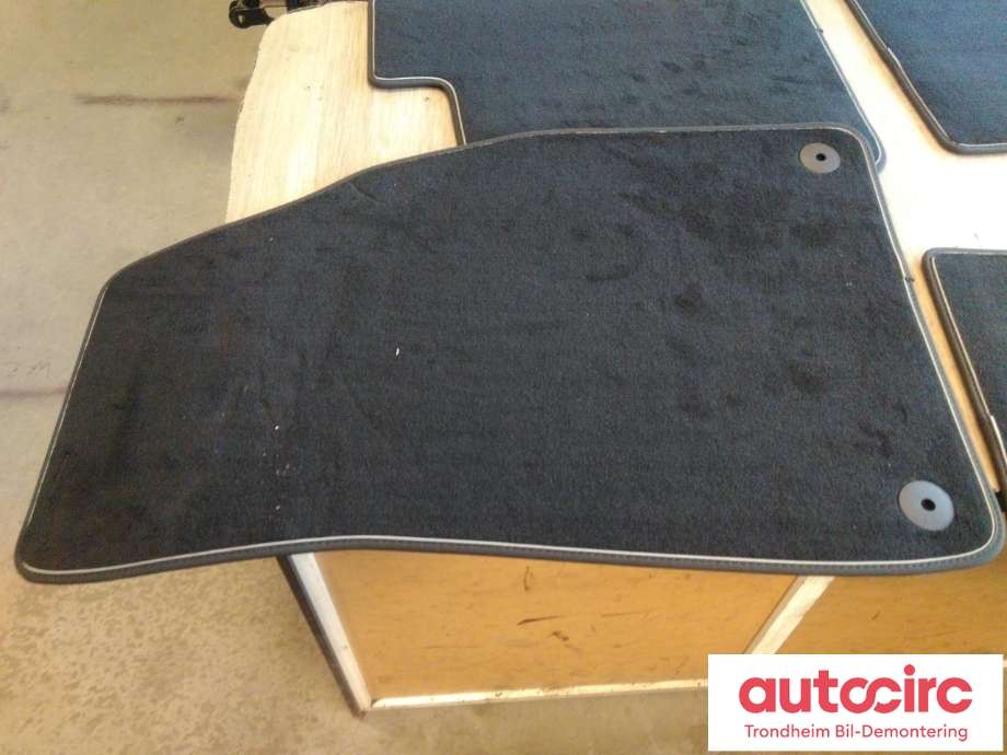 Gulvmatte sett til Škoda Enyaq 2021-->>  (..|5LB863011D|5LB863011D JXX|5LB864435C| 5LB864436C| 5LA864451B| 5LA864452B)
