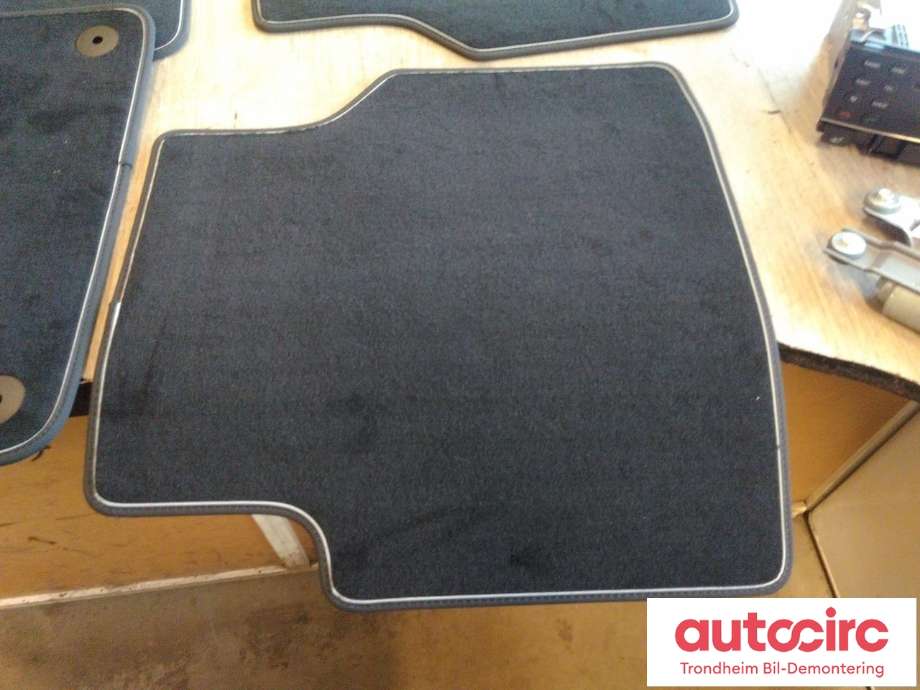 Gulvmatte sett til Škoda Enyaq 2021-->>  (..|5LB863011D|5LB863011D JXX|5LB864435C| 5LB864436C| 5LA864451B| 5LA864452B)