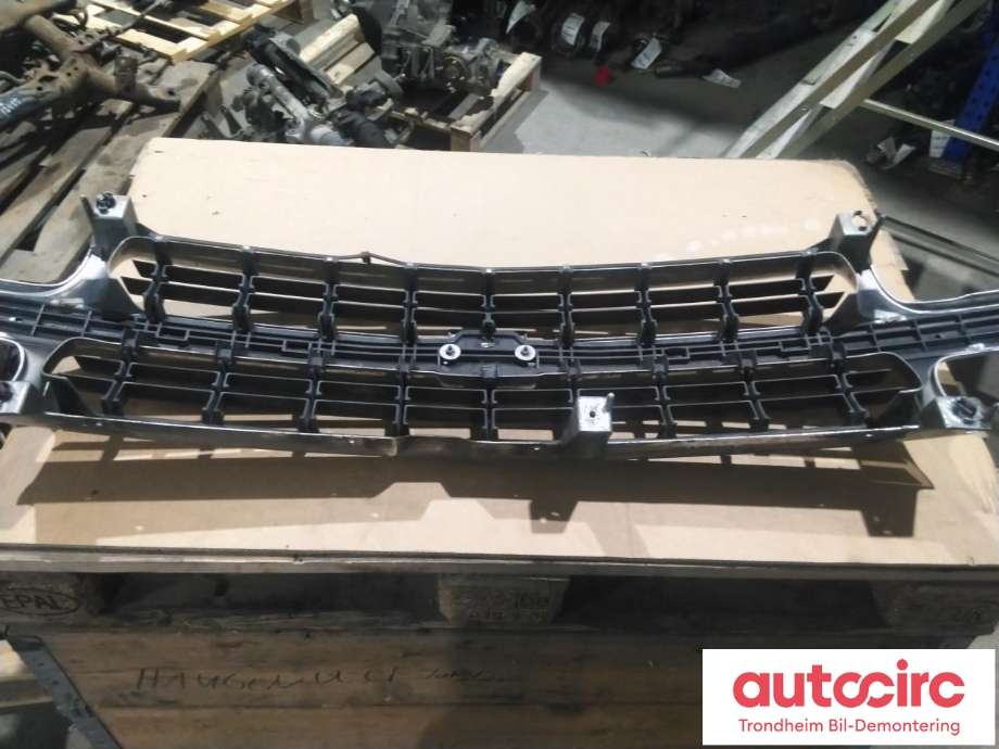 Grill til Chevrolet Suburban 2002-2006  (GM|...|)