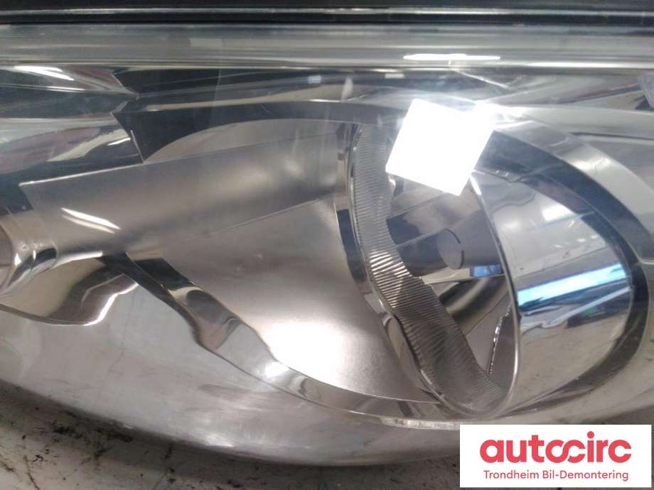 Frontlykt venstre halogen til Kia Venga 2010-2017  (AUTOMOTIVE LIGHTING|92101-1P000|921011P000|1P921-01000| 030125720100)