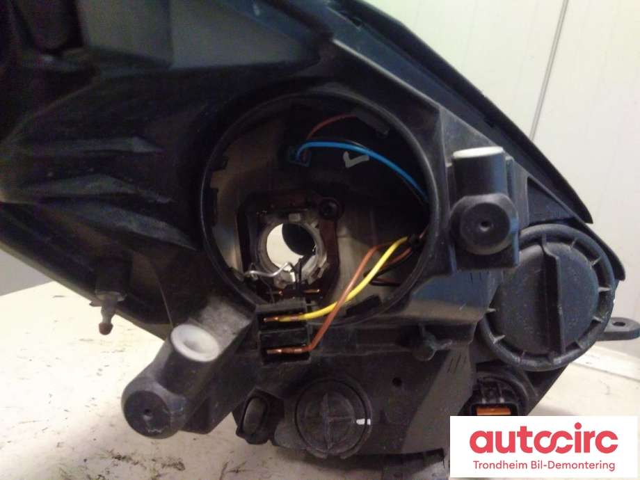 Frontlykt venstre halogen til Kia Venga 2010-2017  (AUTOMOTIVE LIGHTING|92101-1P000|921011P000|1P921-01000| 030125720100)