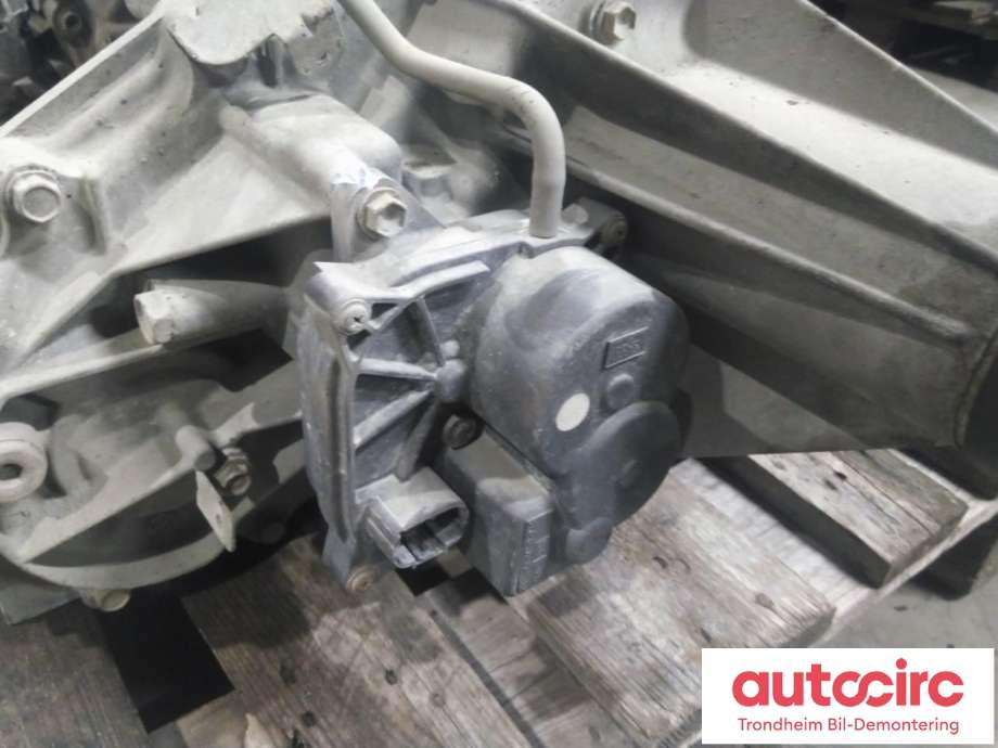 Girkasse 4WD komplett til Nissan Navara 2005-2010 (Fase 1) (D40) (D40) (NISSAN|32010EB510|)