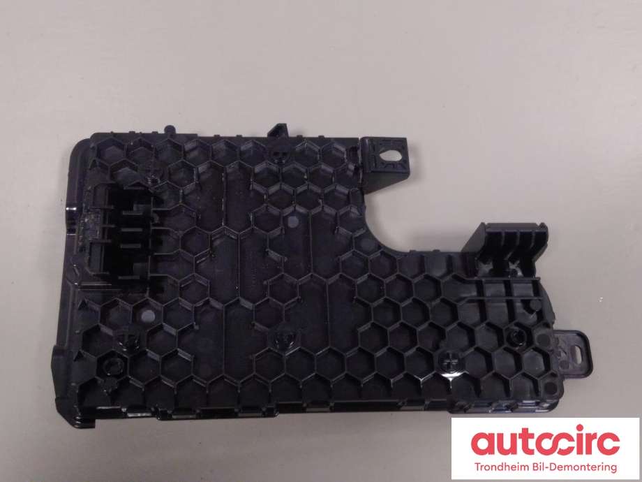 Styreenhet comfort (BCM) til Tesla Model Y 2021-2024 (Type I)  (VENSTRE SIDE|1497847-02-D|)