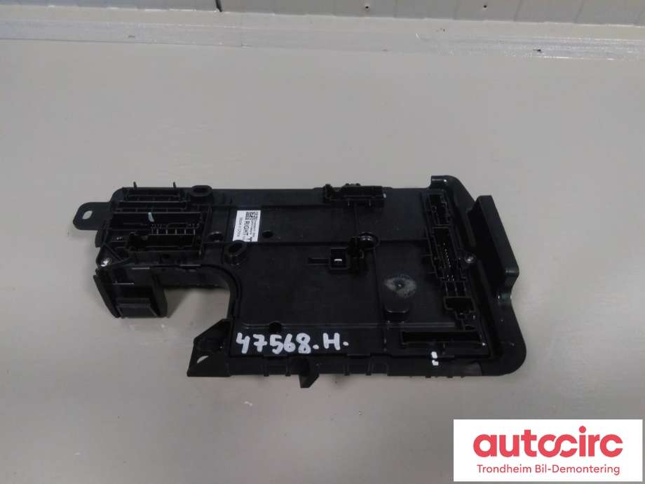 Styreenhet comfort (BCM) til Tesla Model Y 2021-2024 (Type I)  (HØYRE SIDE|1497846-01-F|)