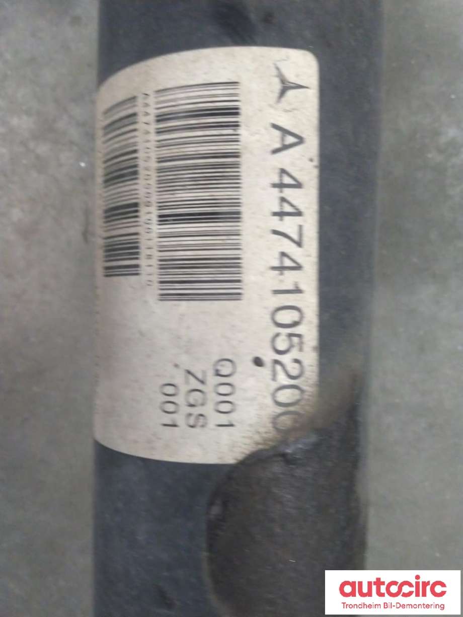Mellomaksel bakre til Mercedes Vito 2014-->> (W447) (W447) (MERCEDES BENZ|A4474101500|A4474105200|)