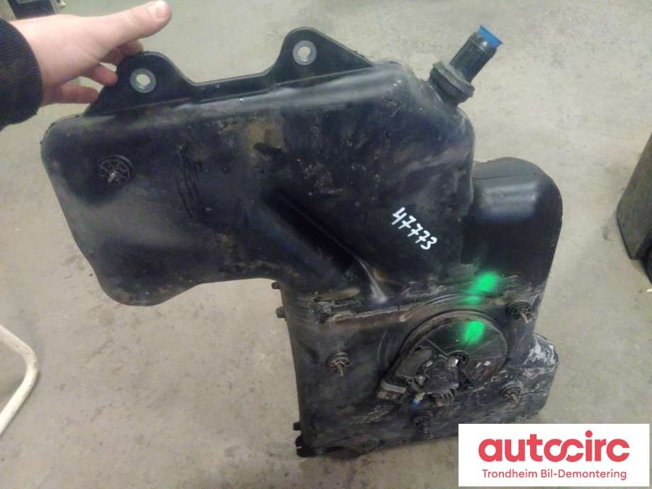 AdBlue tank til Mercedes Vito 2014-->> (W447) (W447) (..|A4474700015|A 447 470 00 15|A0994710275| 0444040005)