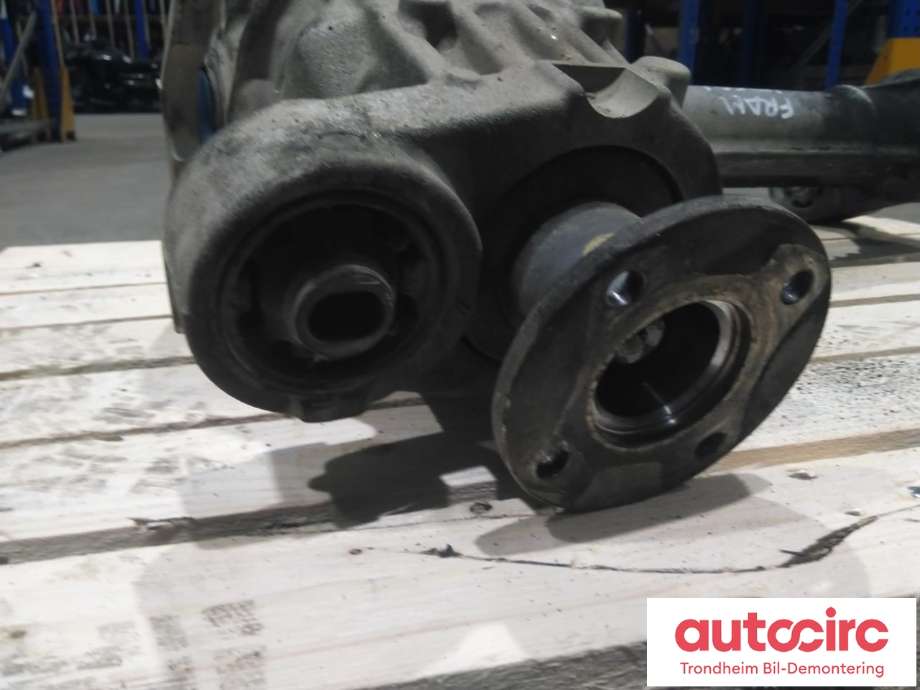 Kardang klokke foran til Nissan Navara 2005-2010 (Fase 1) (D40) (D40) (NISSAN|38500EA500|38100EA580|)