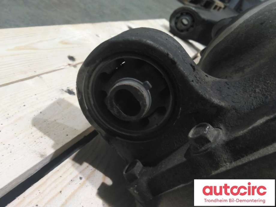 Kardang klokke foran til Nissan Navara 2005-2010 (Fase 1) (D40) (D40) (NISSAN|38500EA500|38100EA580|)