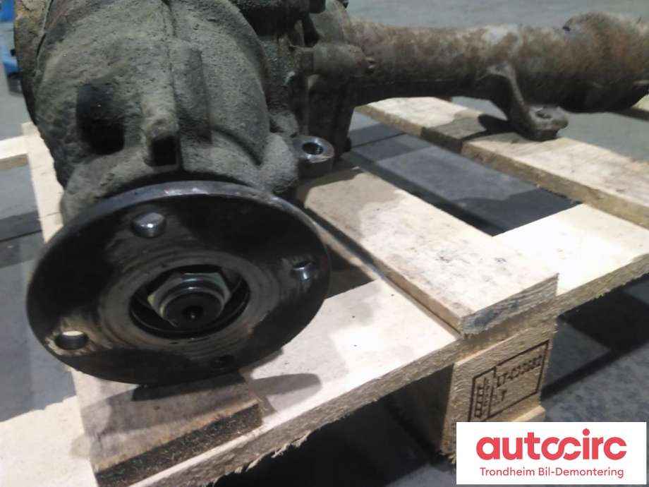Kardang klokke foran til Toyota Land Cruiser 120 2002-2009  (TOYOTA|411103D450|4120180197|)