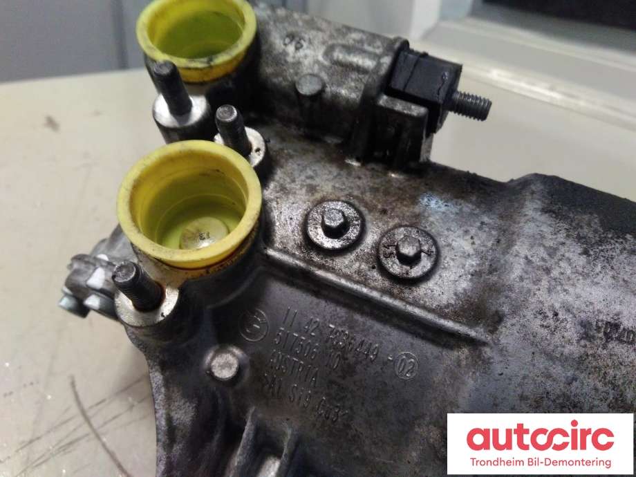 Motor diverse til BMW M5 2005-2010 (E60) (E60) (OLJEFILTERHUS M5|11427836449|51750610|11427837710)