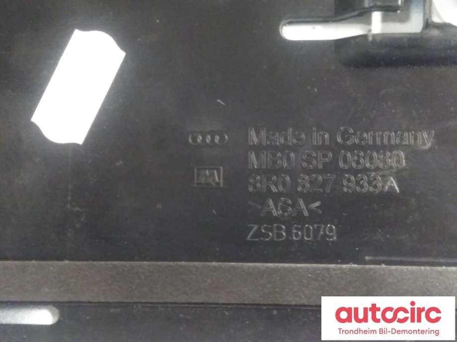 Spoiler bakluke til Audi Q5 2008-2012 (Type I, Fase 1)  (MED BREMSELYS|8R0827933A|8R0827933C|8R0 827 933 C)