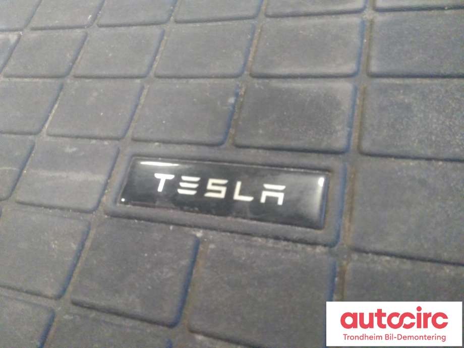 Bagasjerom teppe/gulvplate til Tesla Model S 2016-2021 (Fase 2)  (TIL FRUNK FORAN|40683|)
