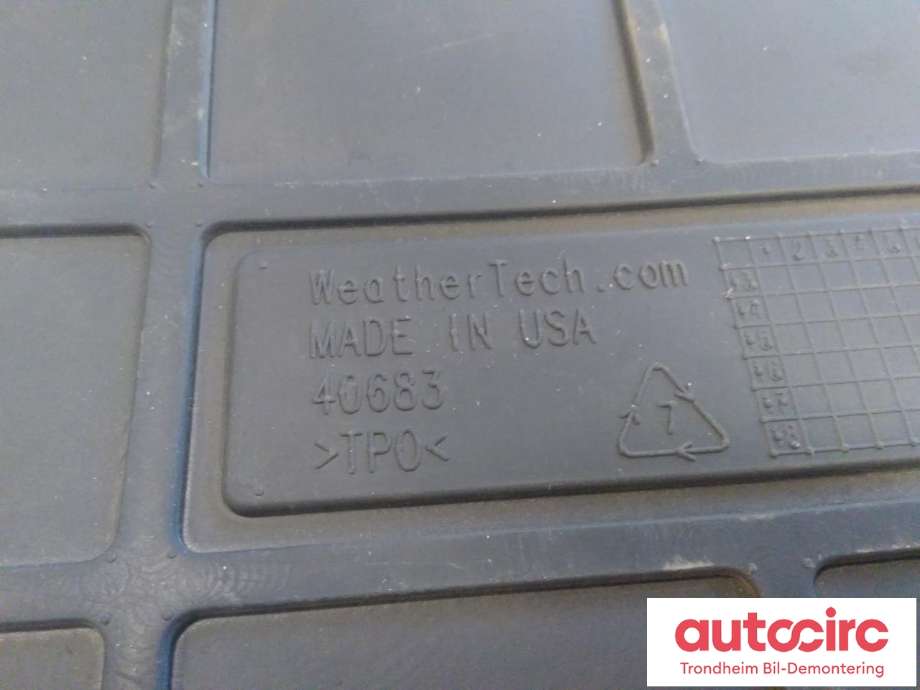 Bagasjerom teppe/gulvplate til Tesla Model S 2016-2021 (Fase 2)  (TIL FRUNK FORAN|40683|)
