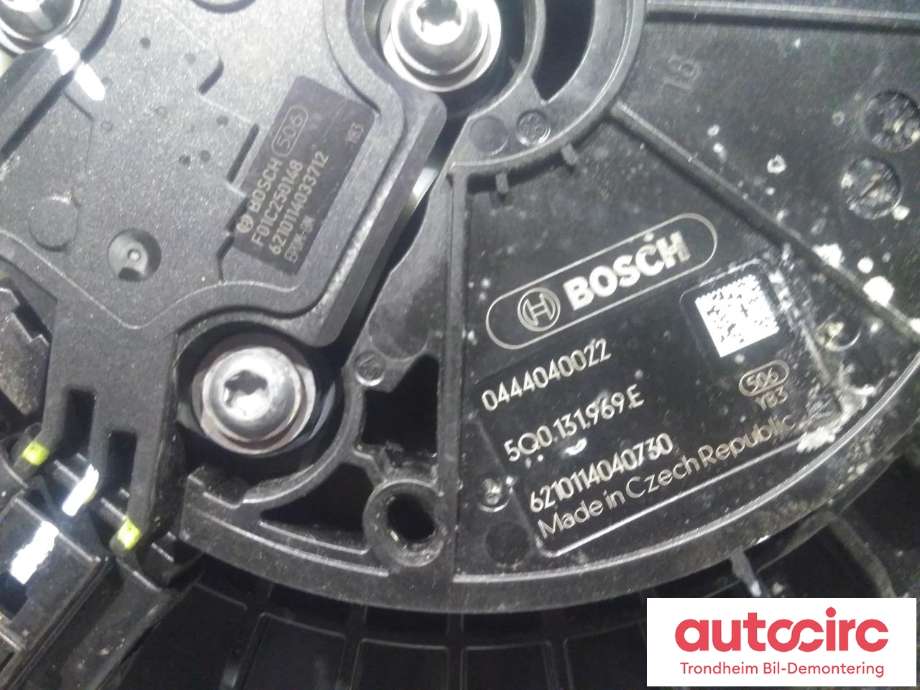 AdBlue tank til Škoda Octavia 2020-->> (Type IV) (..|5WA131877E|5Q0131877T|5WA 131 877 E)
