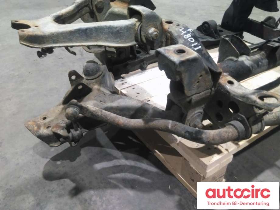 Travers foran hoved til Mitsubishi Pajero 2000-2006 (Type III)  (MITSUBISHI|MR448101|MN103441|)
