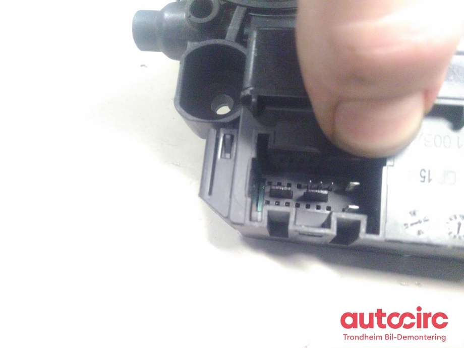 Ruteheis, kun motor, høyre bak til VW Polo 2014-2017 (Type V, Fase 2)  (BOSCH|6R0959812AA|6R0 959 812 AA|0130822533)