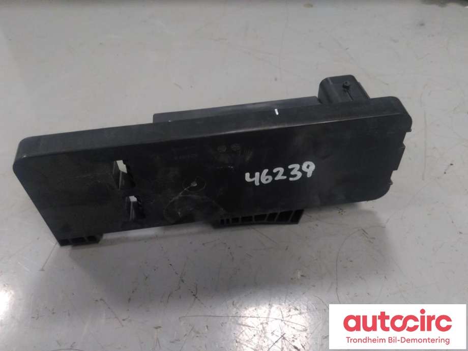 Sikringsboks til Ford Mustang Mach-e 2020-->>  (FOMOCO|LJ8T-14D068-HAC|2477295|)