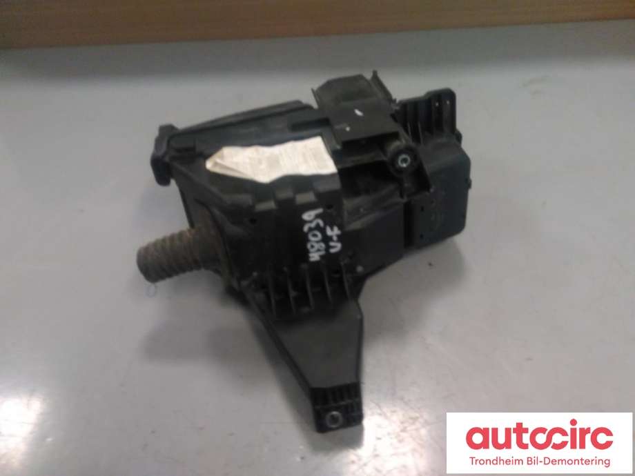 Sikringsboks motorrom til Volvo XC90 2002-2006 (Type I, Fase 1) (..|30728132|8637669|)