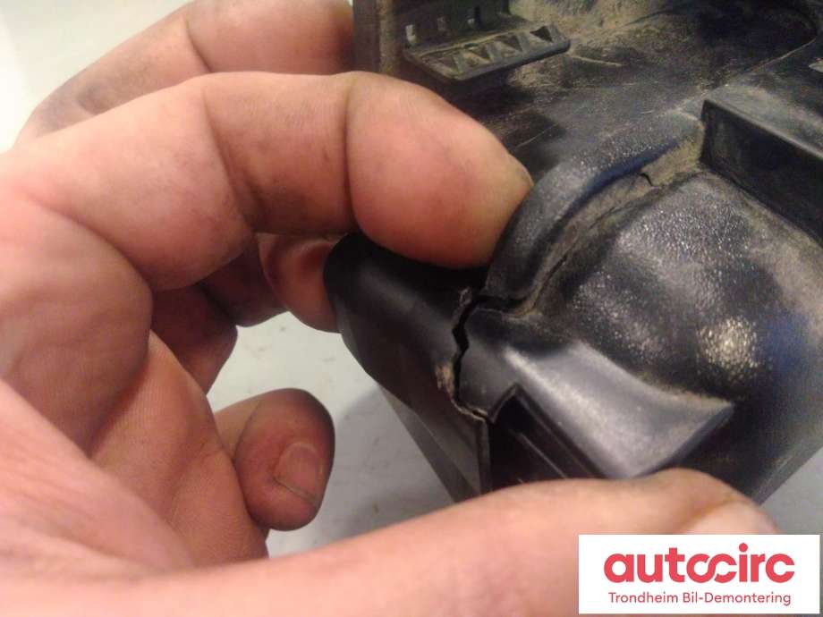 Sikringsboks motorrom til Volvo XC90 2002-2006 (Type I, Fase 1) (..|30728132|8637669|)