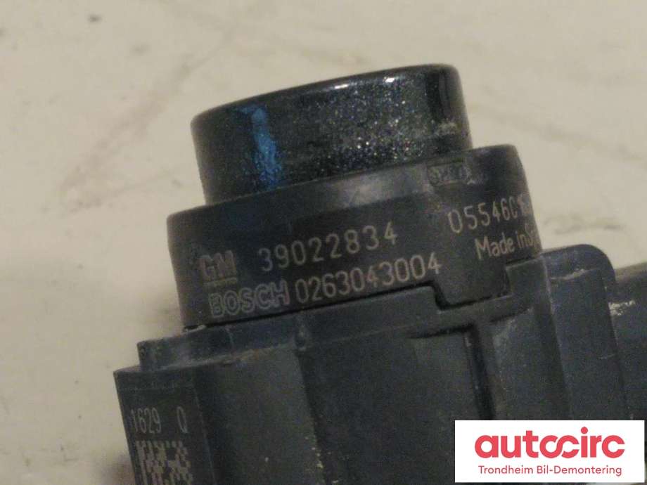 Parkeringssensor foran til Opel Mokka X 2016-2019 (Type I, Fase 2)  (BOSCH|39022834|0263043004|)