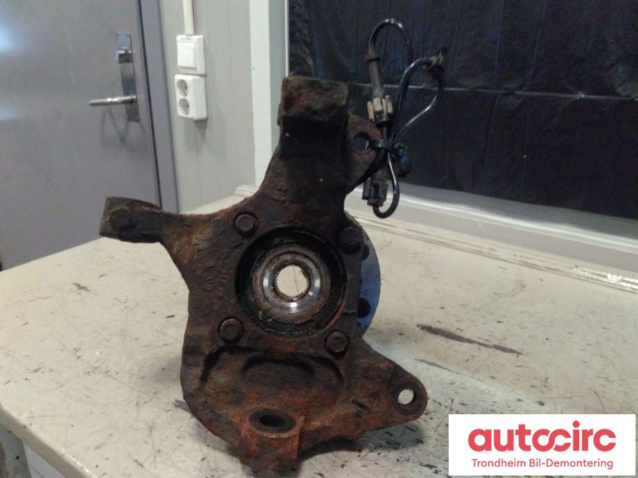 Hjulspindel høyre foran til Chevrolet Suburban 2002-2006  (BENSIN/AUTOMAT|...|)