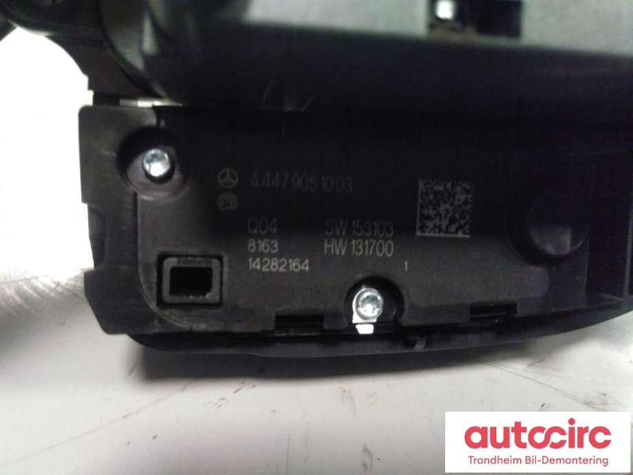 Bilstereo navigasjon betjeningspanel til Mercedes Vito 2014-->> (W447) (W447) (CONTINENTAL|A4479000208|A 447 900 02 08|A2059004819)