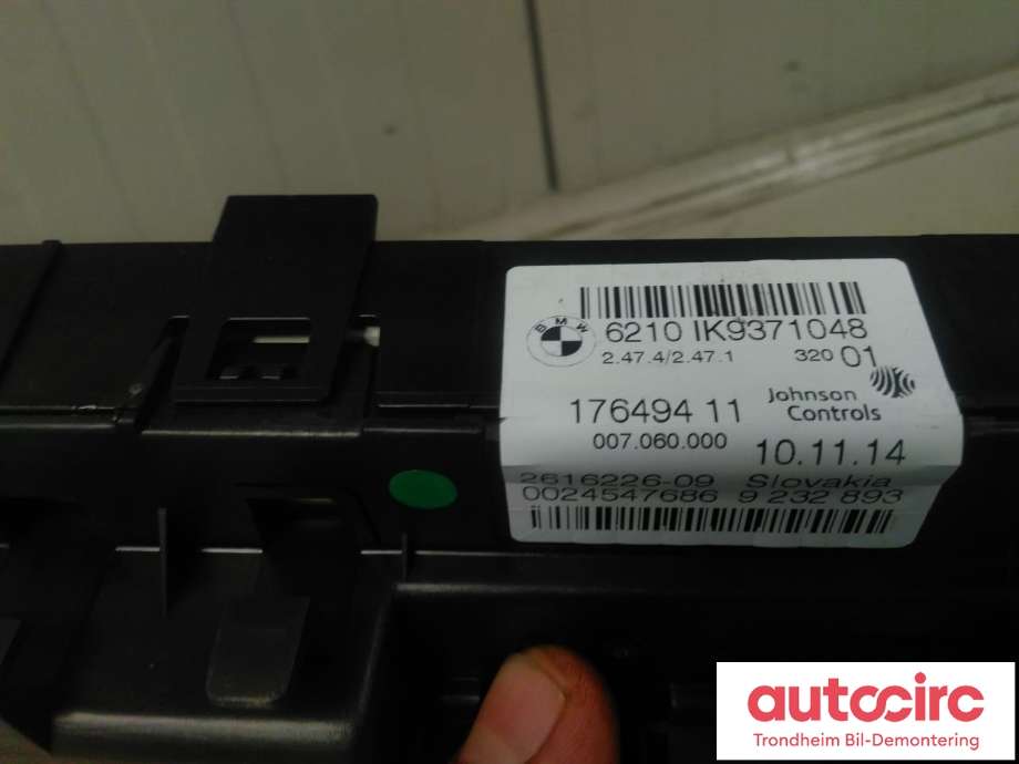 Instrumentpanel til BMW 3-Serie 2012-2018 (F30/F31/F34) (F30/F31/F34) (JOHNSON CONTROLS|9371048|62108718270|62 10 8 718 270| 6210-IK9371048| 2616226-09)