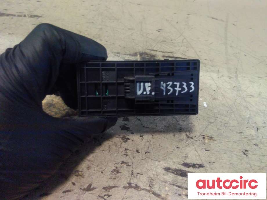 Bryter ruteheis førerdørspanel til Audi Q3 2011-2014 (Type I, Fase 1)  (...|8U0959851A|8U0 959 851 A|)