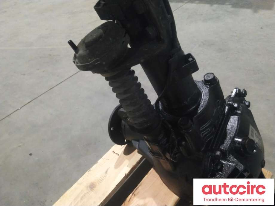 Kardang klokke foran til Mitsubishi Pajero 2000-2006 (Type III)  (MITSUBISHI|MR548646|)