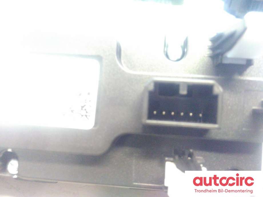 Varmeapparat betjening bak til Hongqi E-HS9 2022-->>  (..|3748020-QR02|)