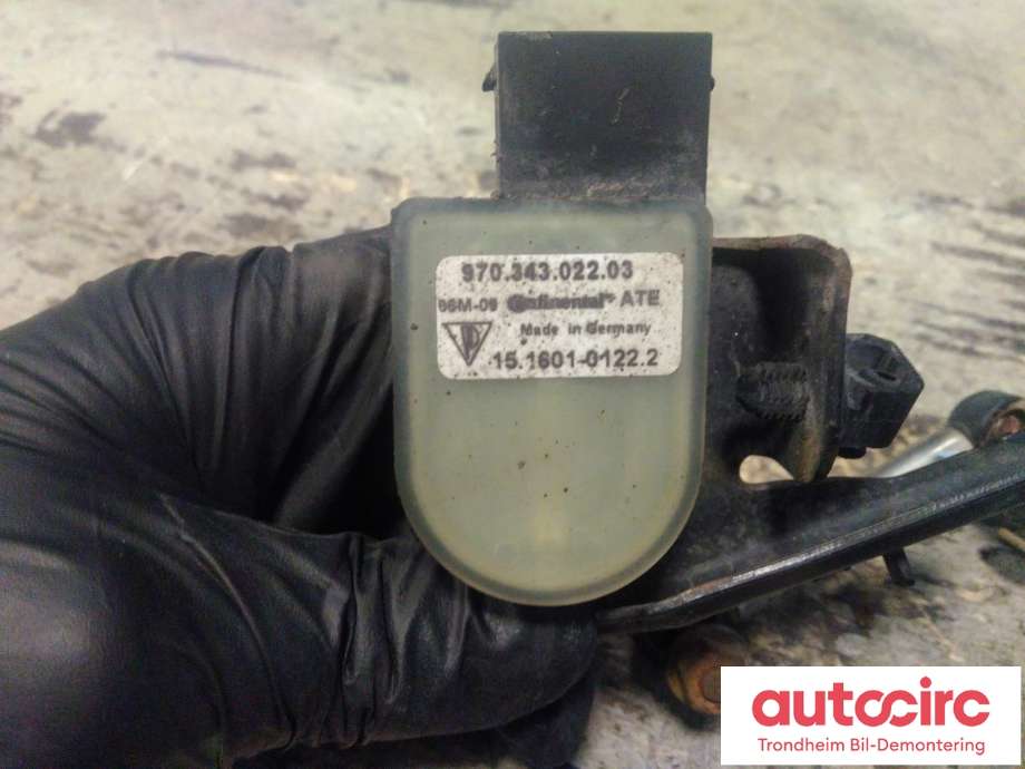 Sensor nivå, høyre foran til Porsche Panamera 2009-2017 (Type I) (970) (970) (CONTINENTAL|97034302203|970 343 022 03|15.1601-0122.2)