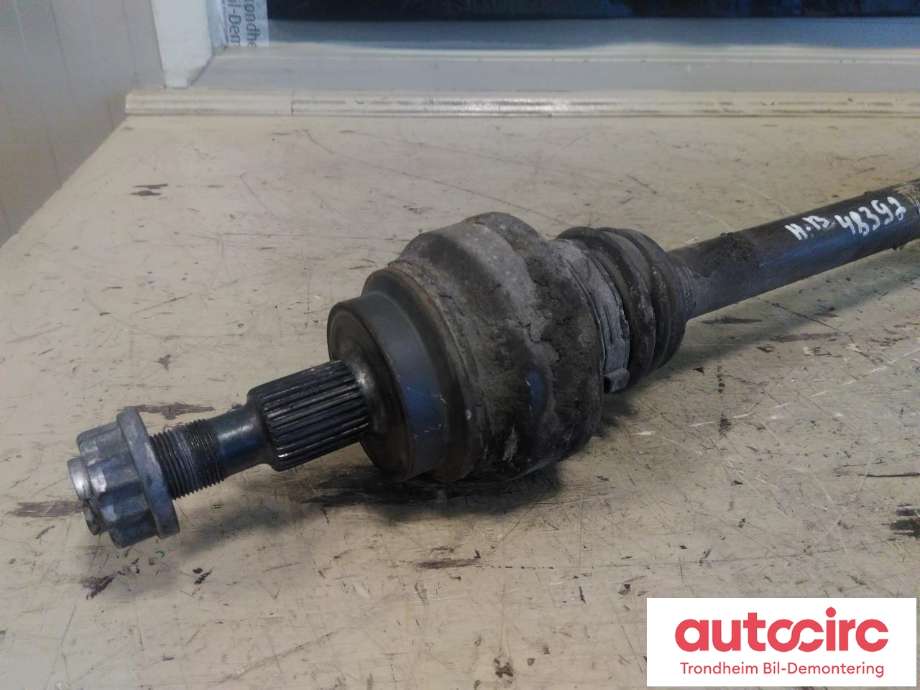 Drivaksel høyre bak, diesel/automat til Mercedes ML 2011-2015 (Fase 1) (W166) (W166) (..|A1663501210|A1663501000|)