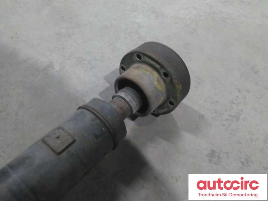 Mellomaksel til Audi A6 2005-2008 (Type III, Fase 1) (C6) (C6) (AUDI|4F0521101F|)