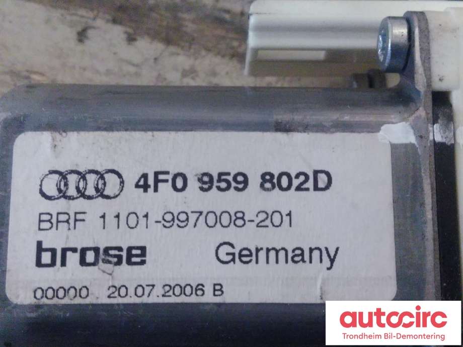 Ruteheis, kun motor, høyre foran til Audi A6, Allroad 2006-2008 (Type II, Fase 1) (C6) (C6) (BROSE|4F0959802D|977272-101|)