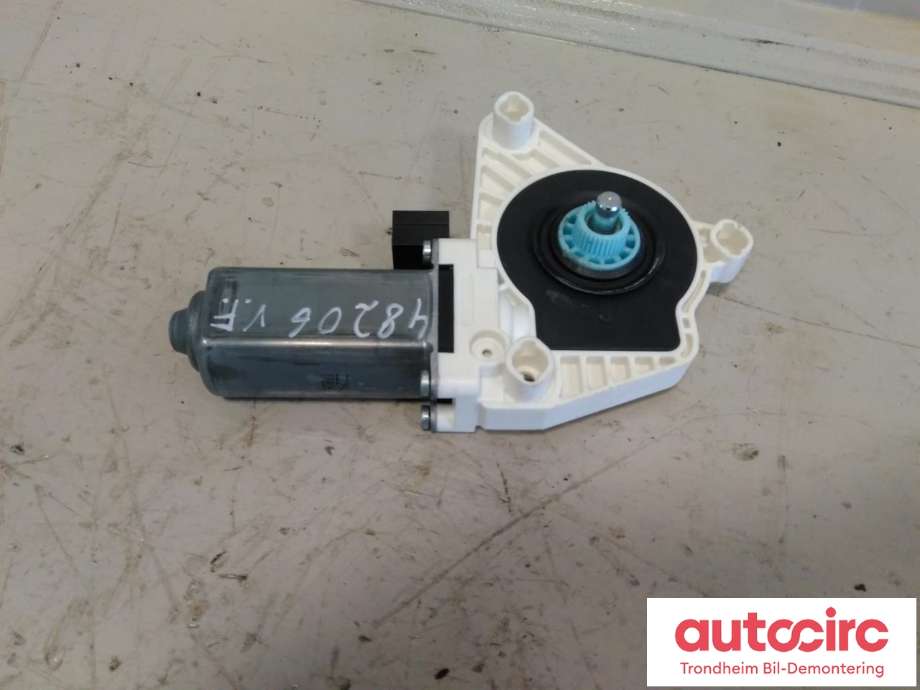 Ruteheis, kun motor, venstre foran til VW Passat, 2015-2019 (Fase 1) (B8) (B8) (BROSE|5Q4959801B)