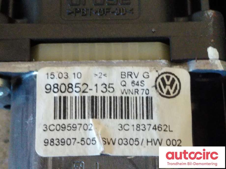Ruteheis, kun motor, høyre foran til VW Passat 2005-2010 (B6) (B6) (BOSCH|3C0959702|3AA959702A|0130822451)