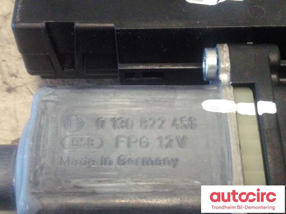 Ruteheis, kun motor, venstre foran til VW Passat 2011-2015 (B7) (B7) (..|3AA959701A|3C0959793A|0130822451)