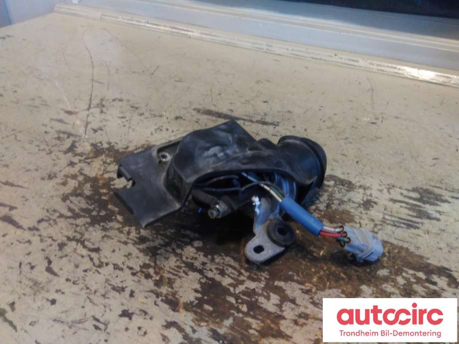 Viskermotor frontrute til Suzuki Swift 2005-2010  (..|3810063J60|)