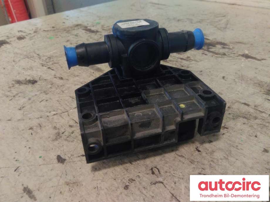Ventil vann til Mercedes B-Klasse, electric drive 2014-2018 (W242) (W242) (RANCO|1017404-00-B|A2425060064|12700033001)