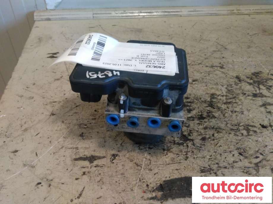 ABS sentral til Tesla Model Y, 2021-2024 (Type I)  (BOSCH|1044745-10-B)