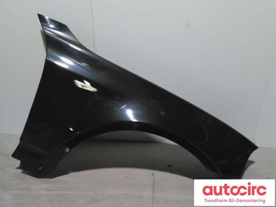 Skjerm høyre foran til BMW X3 2003-2006 (Fase 1) (E83) (E83) (..|41353405922|41 35 3 405 922|)