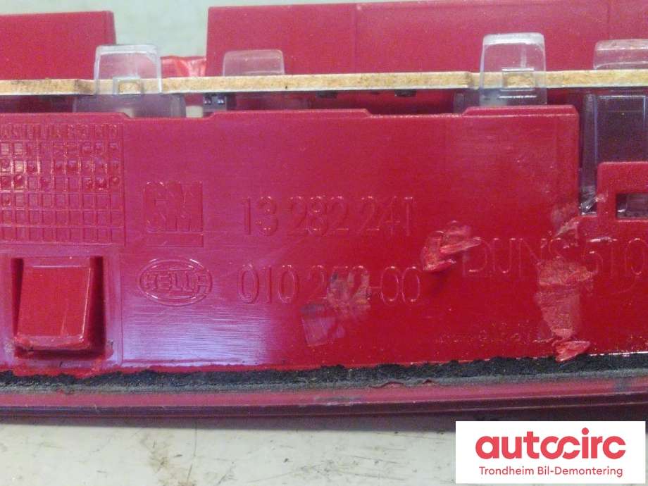 Baklykt bremselys bakrute til Opel Astra J 2010-2015  (GM|13282241|)