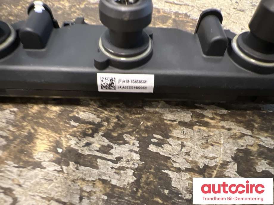 Parkeringskamera foran til Tesla Model Y 2021-2024 (Type I)  (..|1514448-01-F|A18-105030301|)