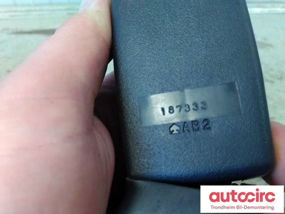 Sikkerhetsbeltelås baksete til Toyota Avensis 2003-2008 (Type II)  (HØYRE BAK|73380-05012-B0|7338005012B0|)