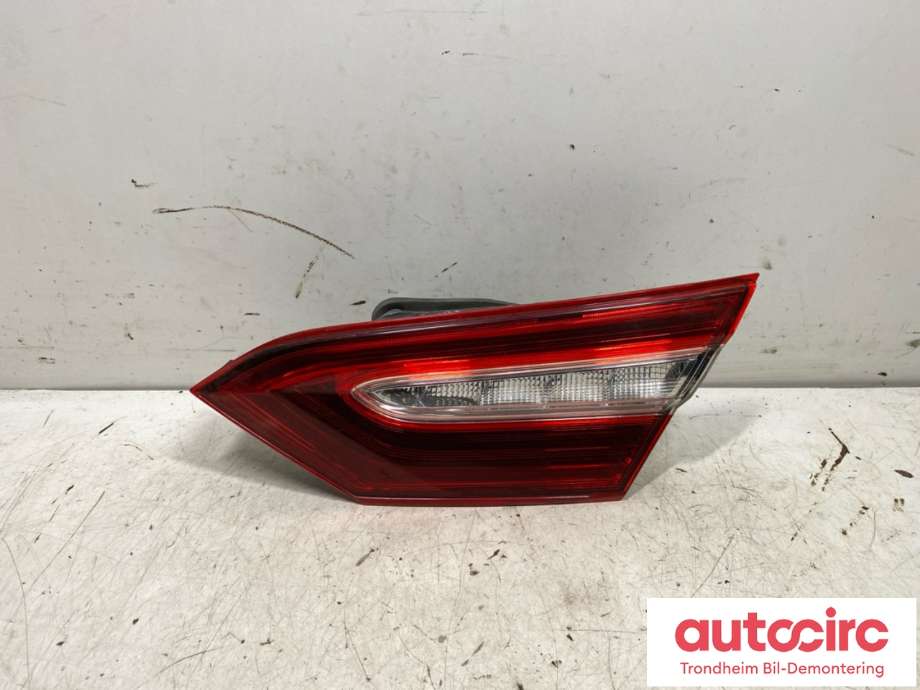 Baklykt høyre indre til Toyota Camry, 2019-->> (8158033340)