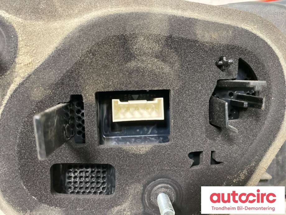Baklykt venstre indre til Toyota Camry 2019-->> (8159033350|)