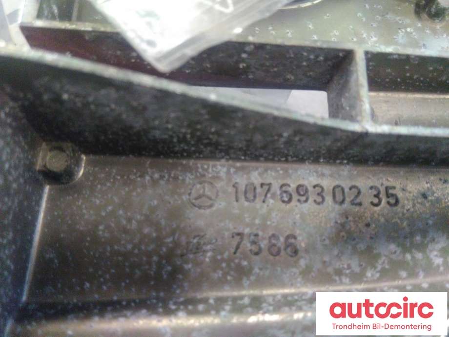 Tak diverse til Mercedes SL 1971-1989 (R107) (R107) (B STOLPEDEKSEL CHROME|A1076930235|A 107 693 02 35|1076930235| 107 693 02 35)