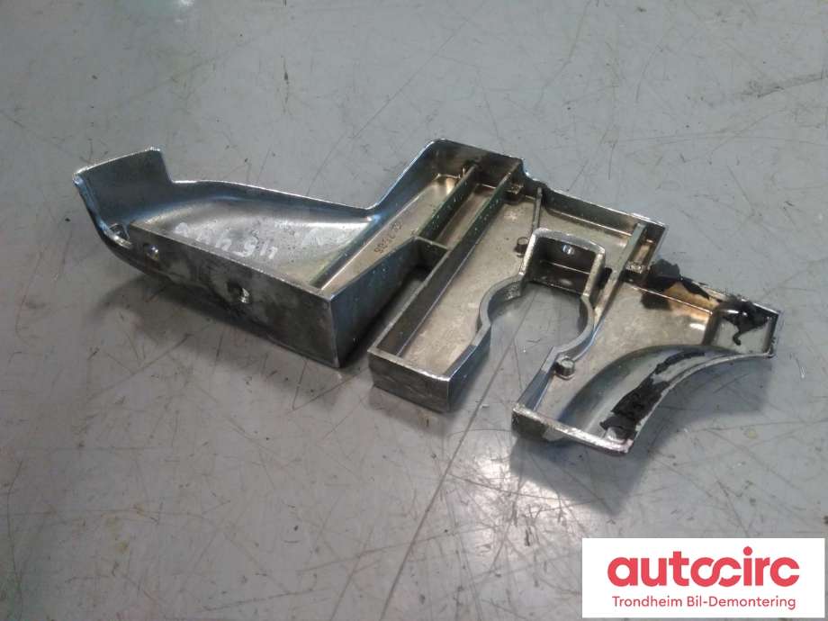 Tak diverse til Mercedes SL 1971-1989 (R107) (R107) (B STOLPE DEKSEL CHROME|A1076930135|A 107 693 01 35|1076930135| 107 693 01 35)