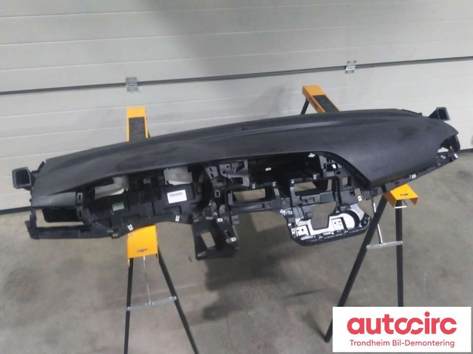 Dashbord til Maxus e-Deliver 9, 2020-->>  (SAIC MOTOR|C00304646-A126)